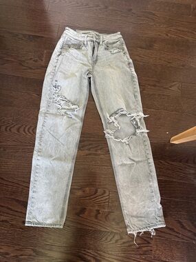 American Eagle Light Gray Distressed Women's Jeans
